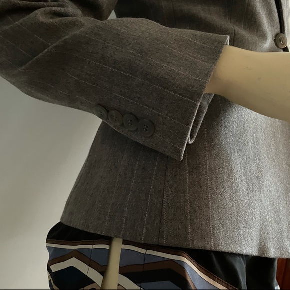 Petite gray striped wool blazer with single button closure - Picture 5 of 8